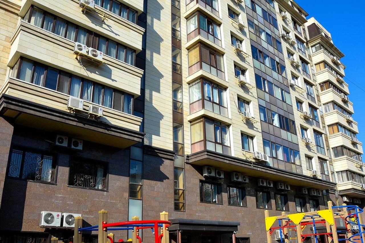 Уютная 2-Комнатная Квартира В Центре Г. Алматы Eksteriør bilde